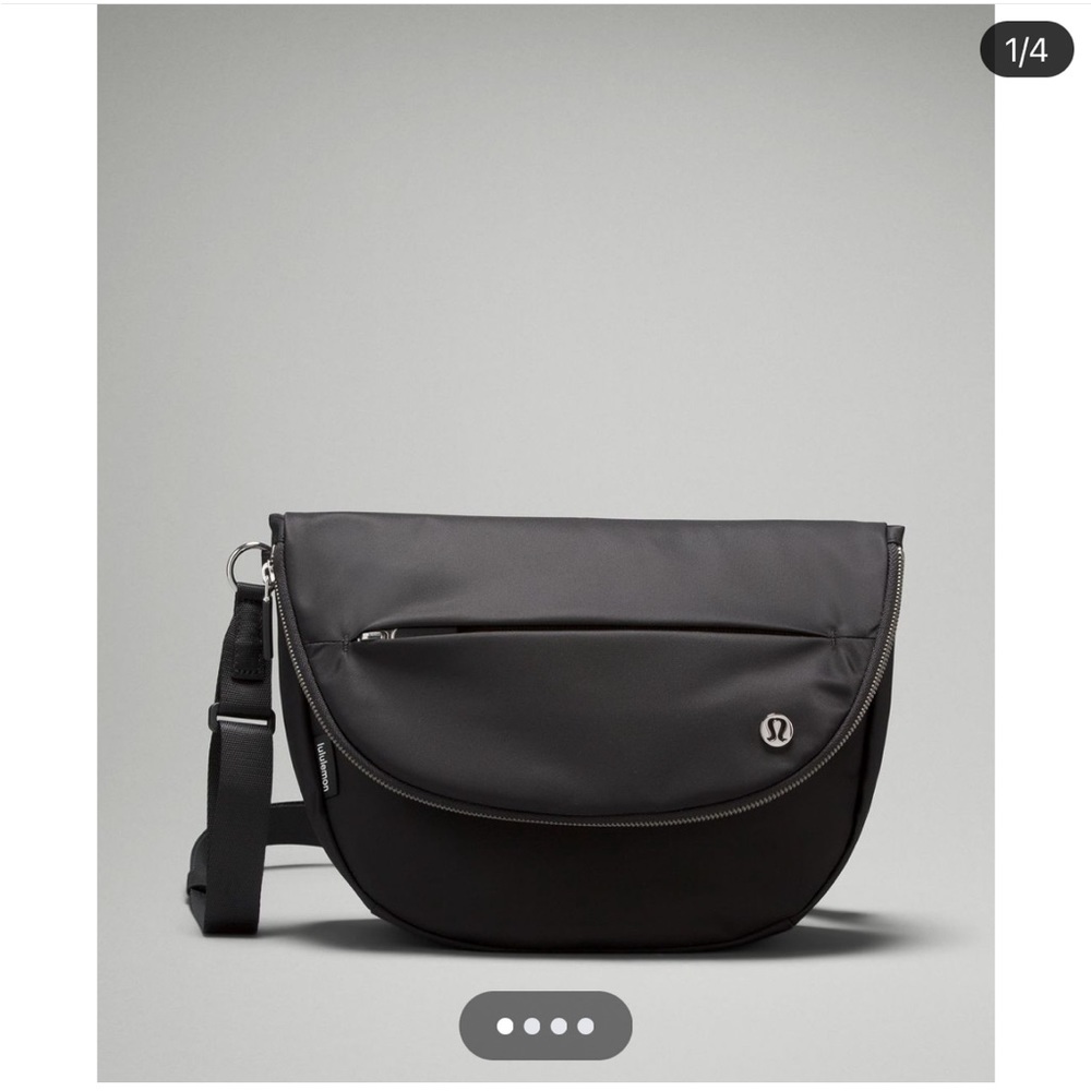 Like new condition-lululemon All Night festival bag 5L